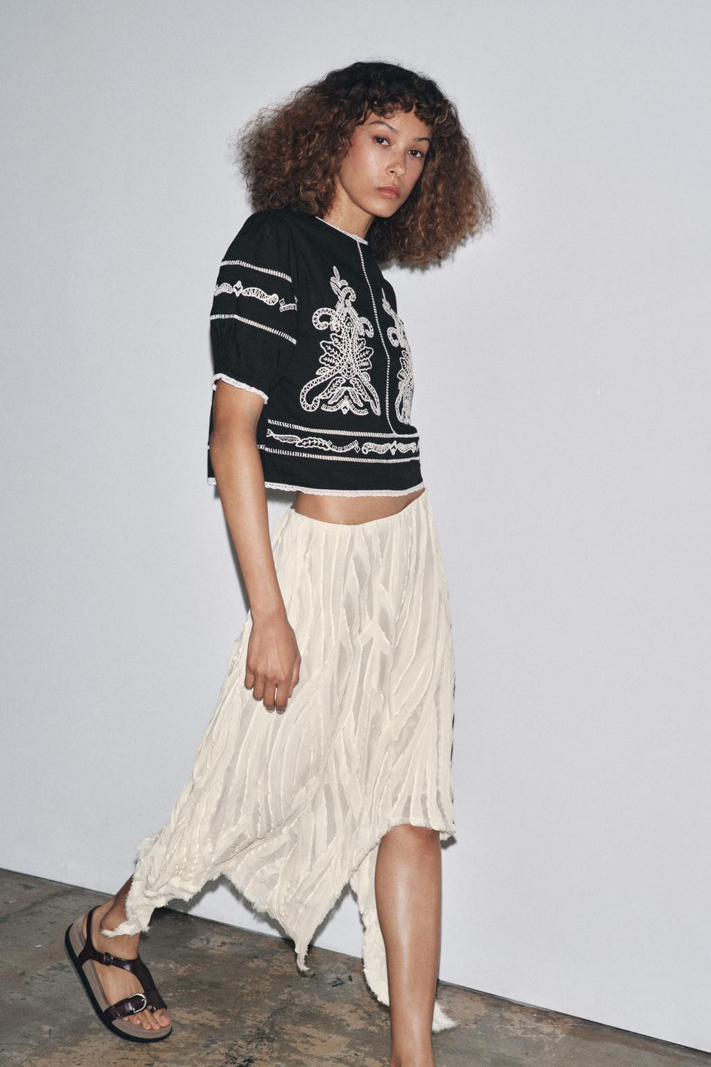 Zara ZW COLLECTION CONTRAST EMBROIDERY BLOUSE