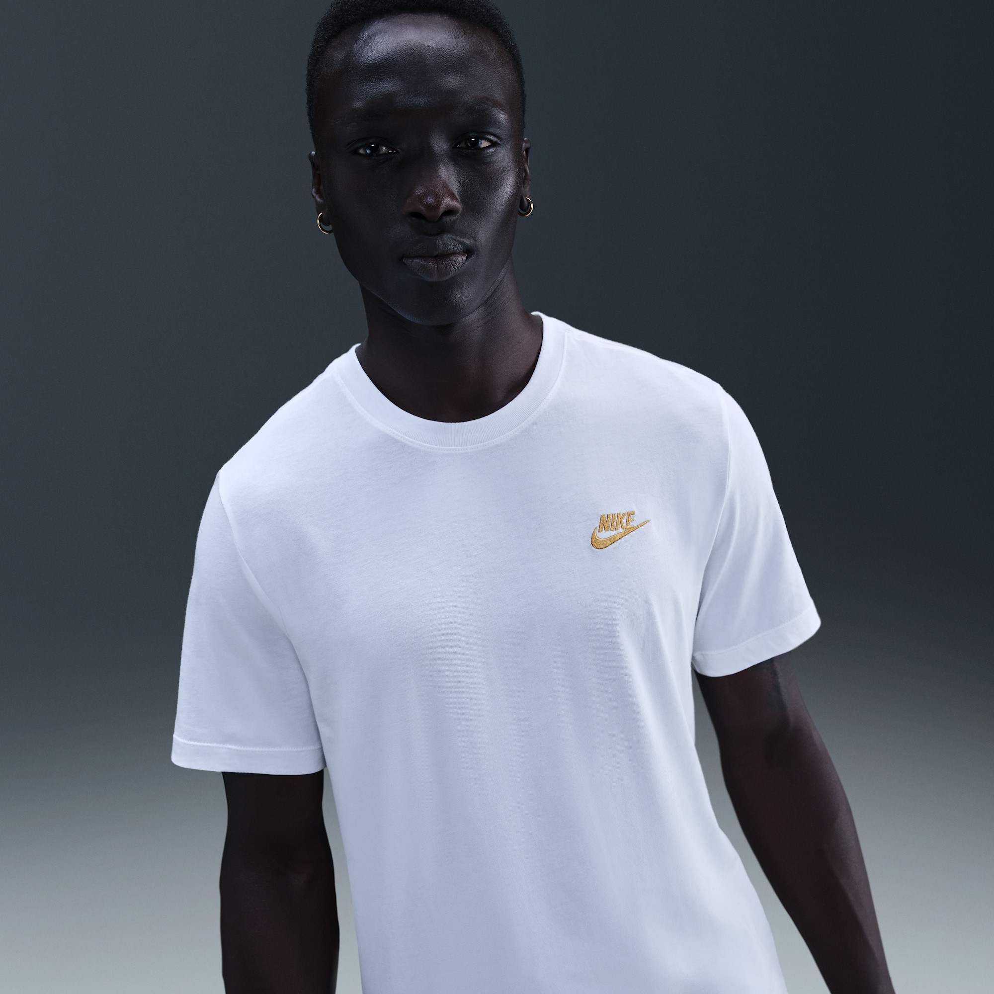 Nike Sportswear Club T-Shirt