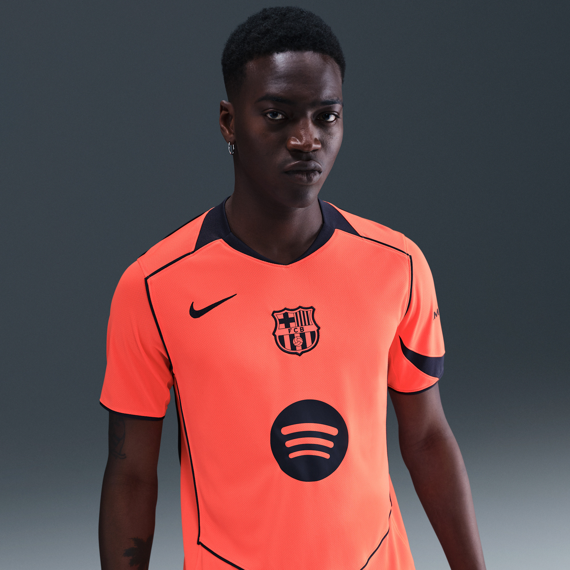 FC Barcelona 2025/26 Stadium Third — Nike Dri-FIT Total 90 Replika Futbol Formasi